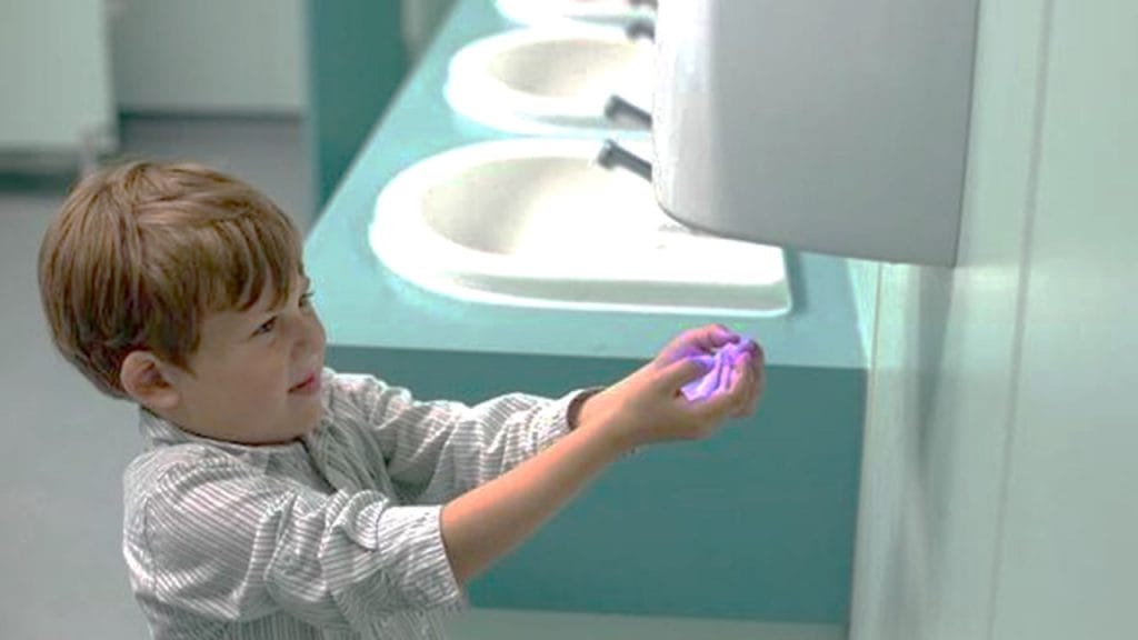 Hand Dryers in Public Toilets Spread More Bacteria, bathroom, restroom, comfort room, washroom, paper towel, air dryer, Medical Trends Now