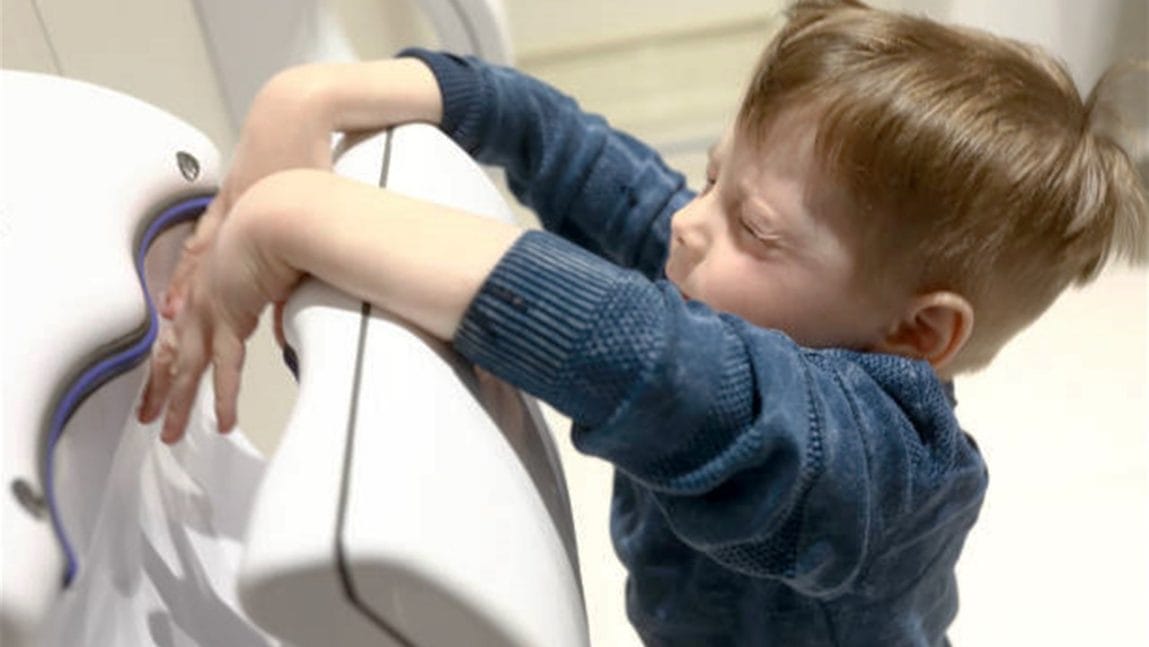 Air Hand Dryers in Public Resrooms Spread More Bacteria, germs, Coliforms, Staphylococcus, Micrococcus, Bacillus, haemolyticus, dirty toilet, water, soap, alcohol, public safety