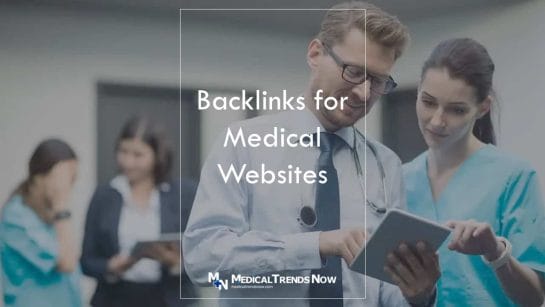 Digital marketing manager and doctor discussing backlink strategies and guest posts article