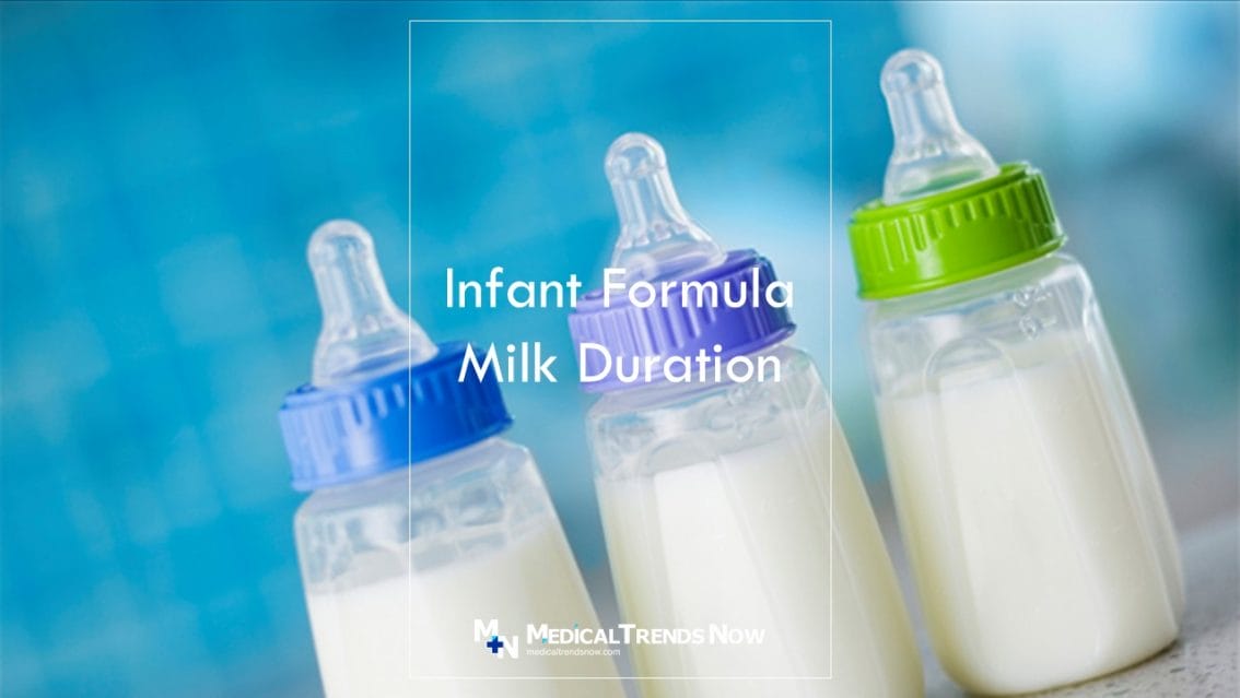 Baby bottle with infant formula