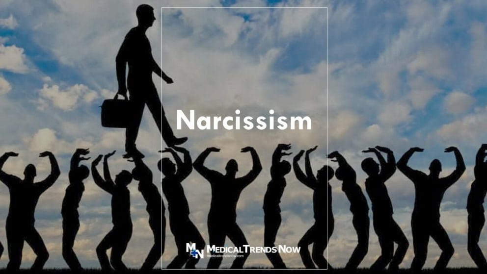 What kind of behavior does a narcissist display?