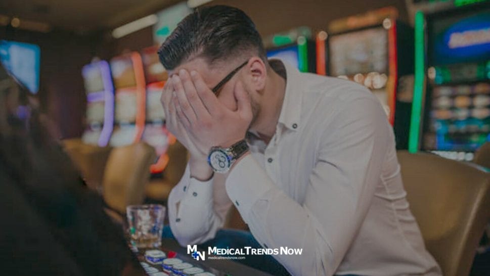 man problem with gambling, slot machines